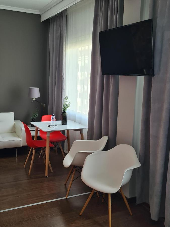 Red Rooms Tsimiski 60 Thessaloniki Buitenkant foto